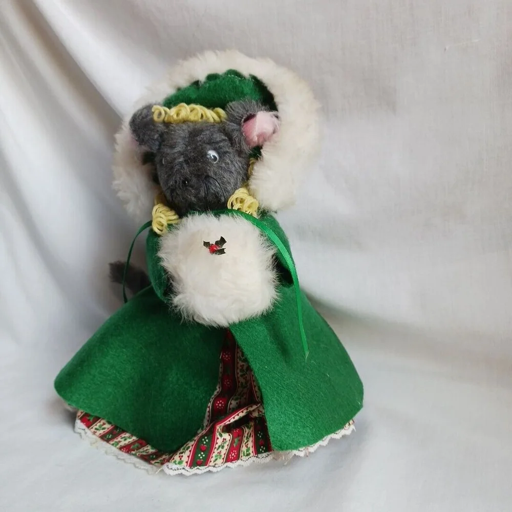 Vintage Handmade Mouse Caroler Green Felt Dress